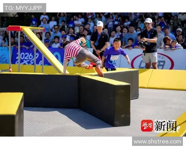 南京极限运动队在马拉松大满贯中的团队协作表现精彩点评与分析